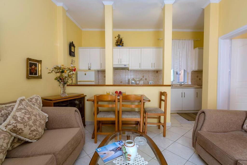 Ria'S Apartment In Corfu Town Esterno foto