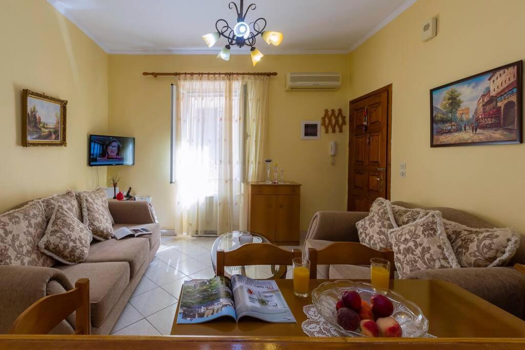 Ria'S Apartment In Corfu Town Esterno foto