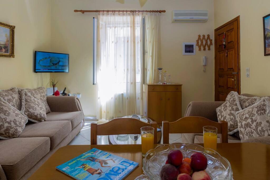 Ria'S Apartment In Corfu Town Esterno foto